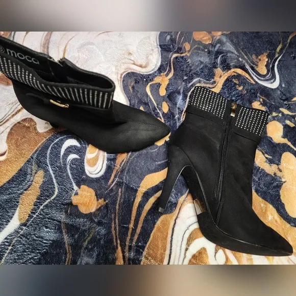 Elegant Black Studded Women's Heeled Boots - Picture 2 of 3